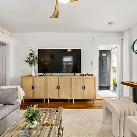 A By The Bay - Stunning Seaside Apartment Gloucester Esterno foto