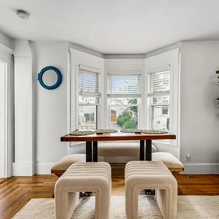 A By The Bay - Stunning Seaside Apartment Gloucester Esterno foto