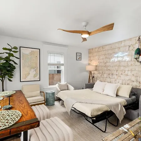 A By The Bay - Stunning Seaside Apartment Gloucester Esterno foto